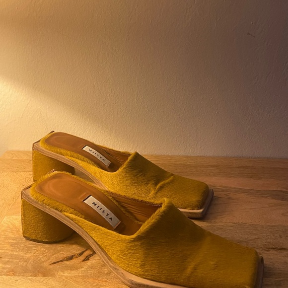 :) Jena Honey Gold Hair Mules by Miista 🐝 - Picture 4 of 14